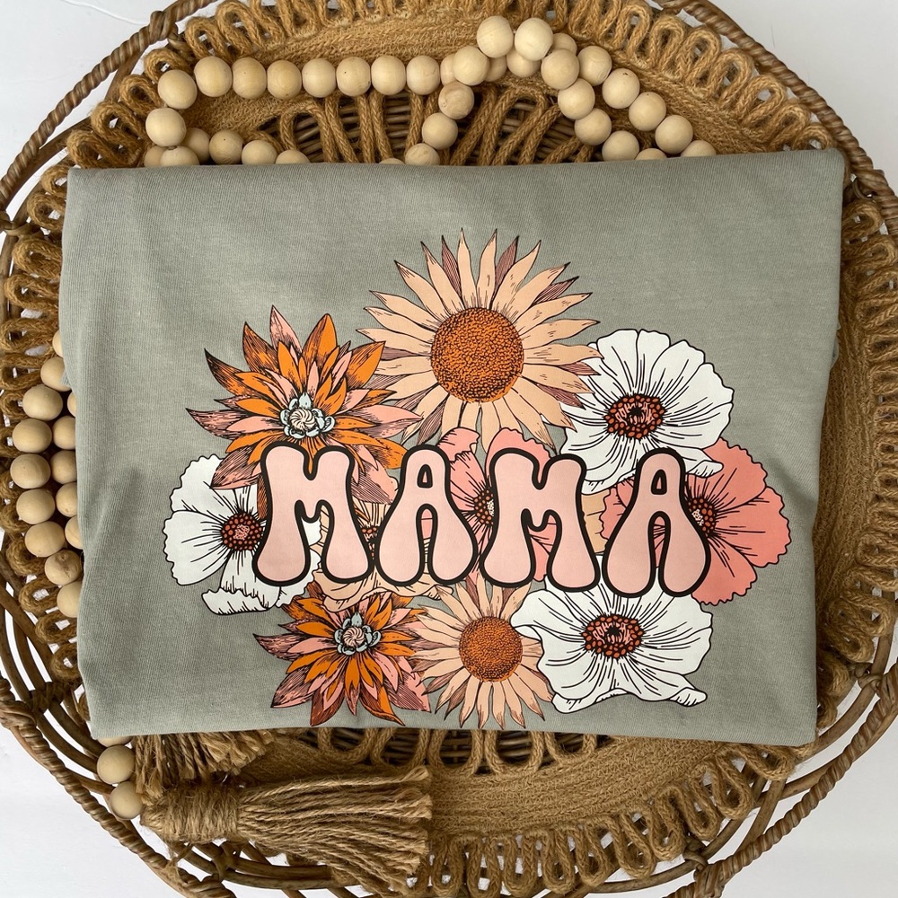 Mama Comfort Colors T-Shirt, Sage Green, Brand New, Never Worn